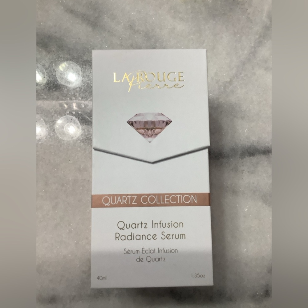 La Rouge Quartz collection
Quartz Radiance Serum